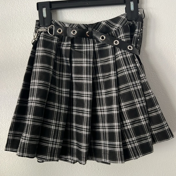 NIP STARS AND STRIPES PLAID SKIRT WITH MESH DETAIL AND CHAIN BELT - Picture 7 of 7